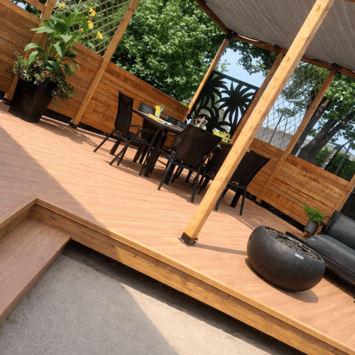 Détail de marche Bellalumi avec moulure intégrée